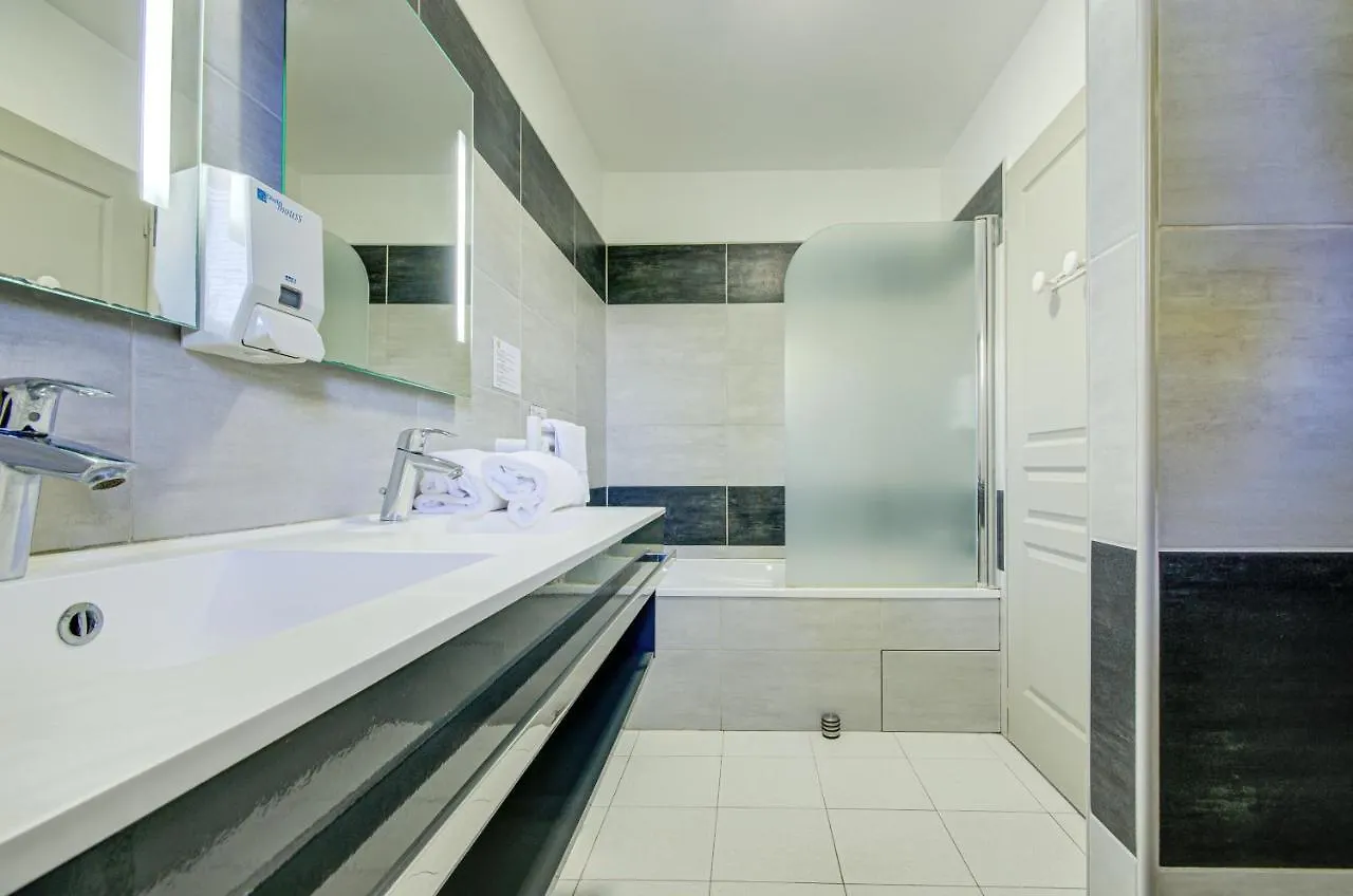 Hotel Saint Louis Le Thor 2*,