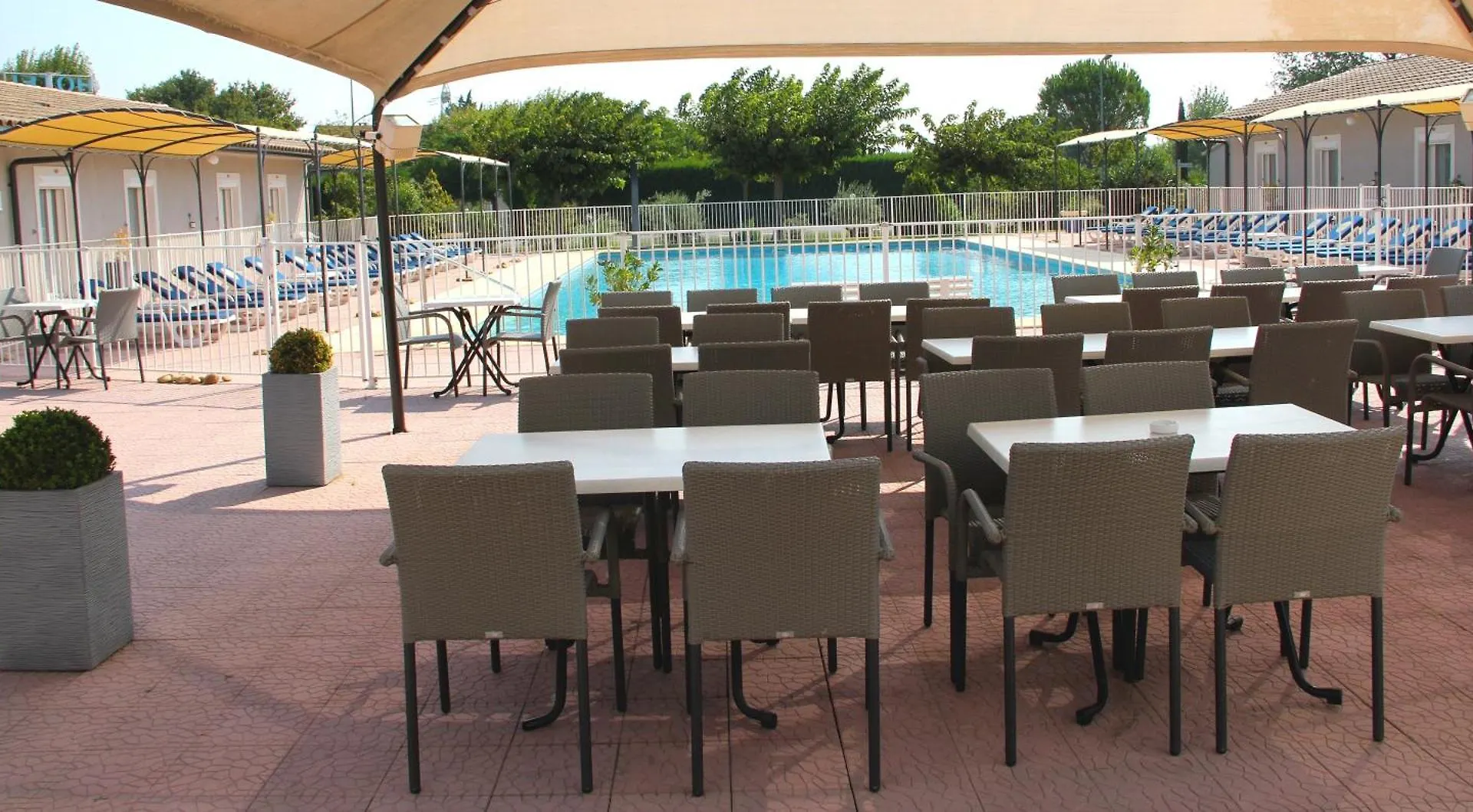 Hotel Saint Louis Le Thor