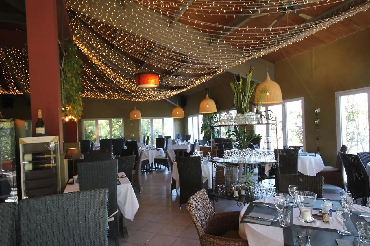 Hotel Saint Louis Le Thor 2*,  Francia