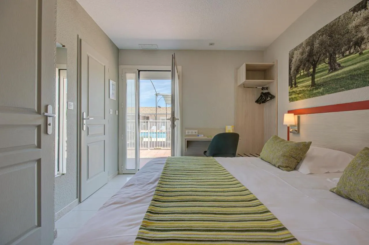 Hotel Saint Louis Le Thor 2*,  France