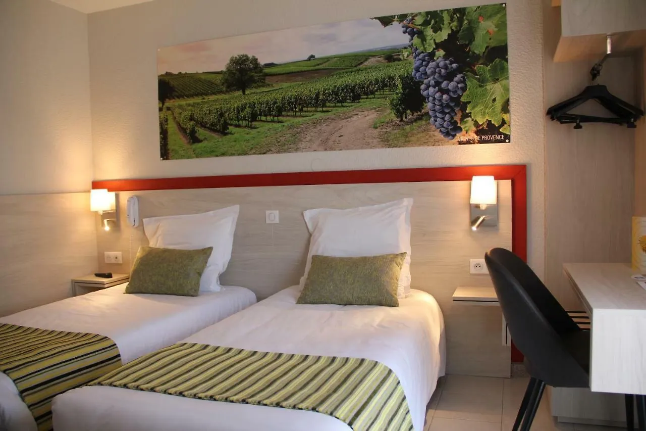 **  Hotel Saint Louis Le Thor France